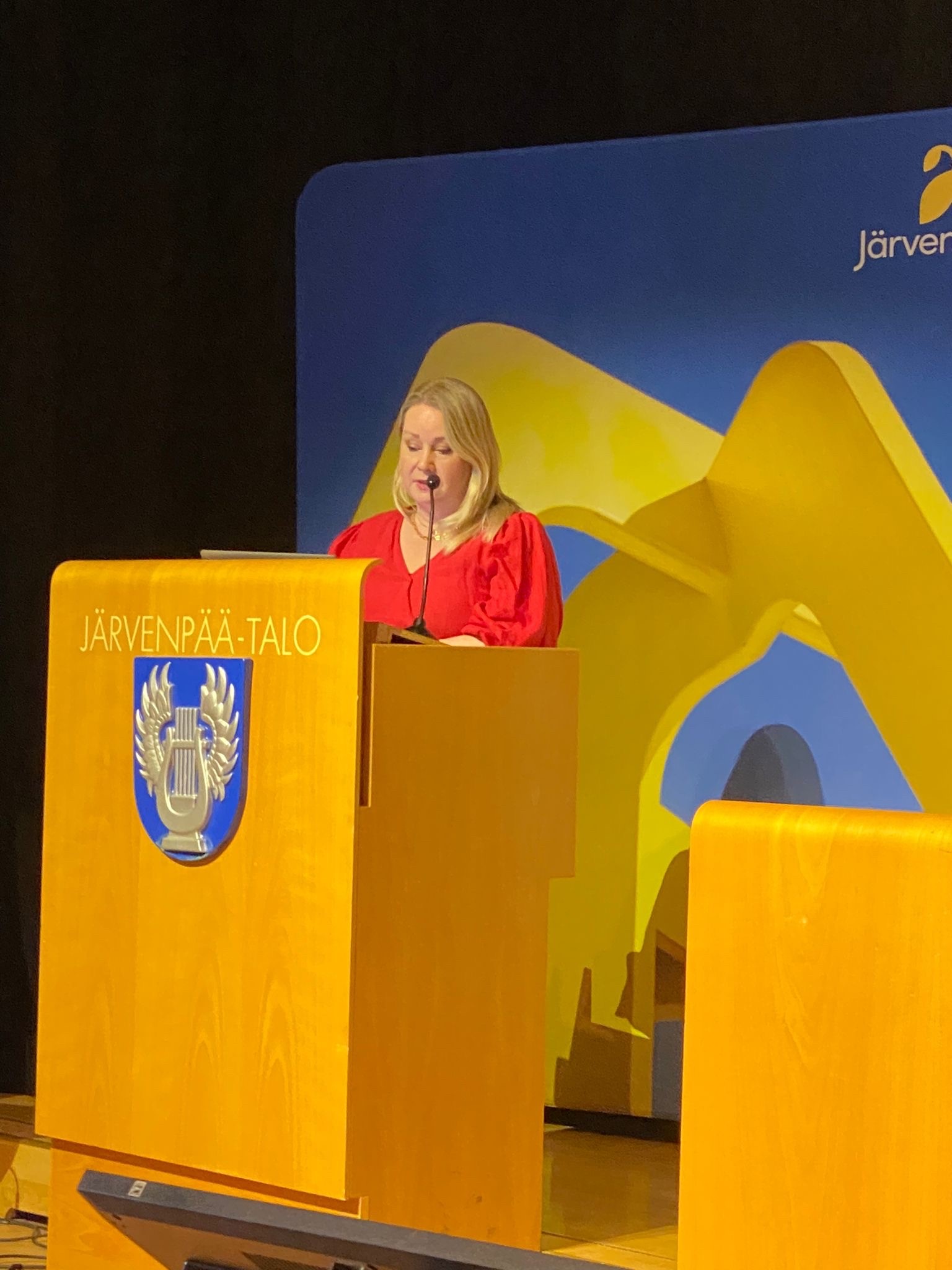 Satu Tuomisen ryhmäpuheenvuoro 27.5. valtuustossa hallintosäännön uudistamisesta.